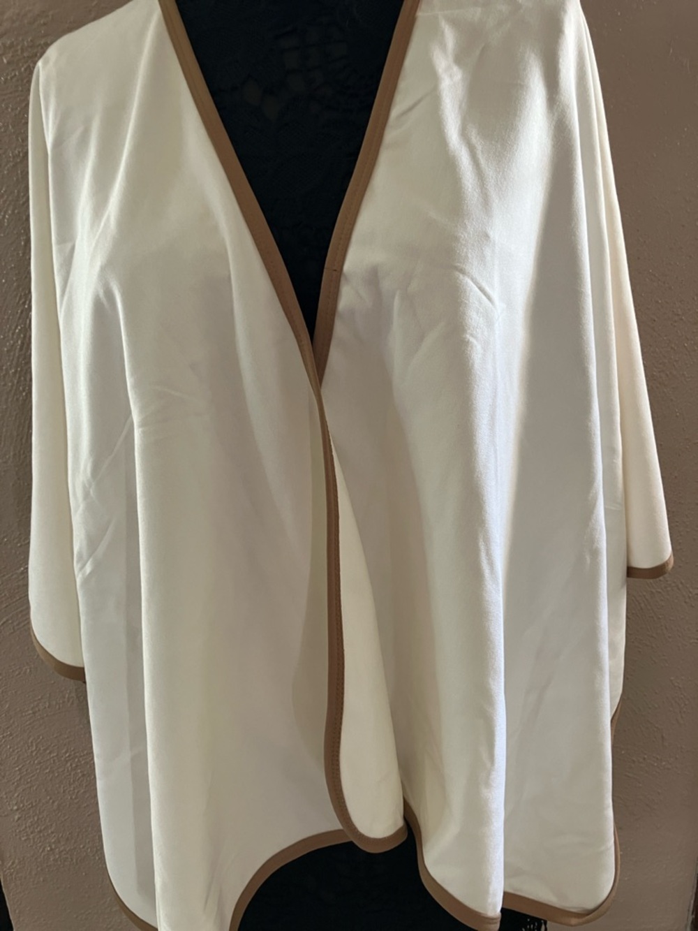 Antthony Original Cream/Tan Cape